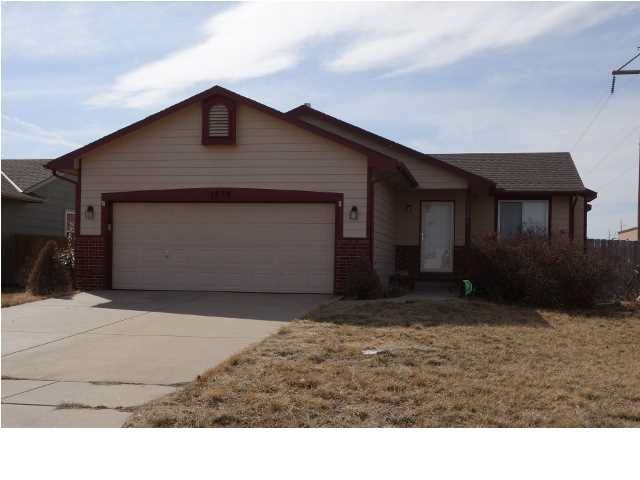 1825 N Amber Rg, Wichita, KS 67037