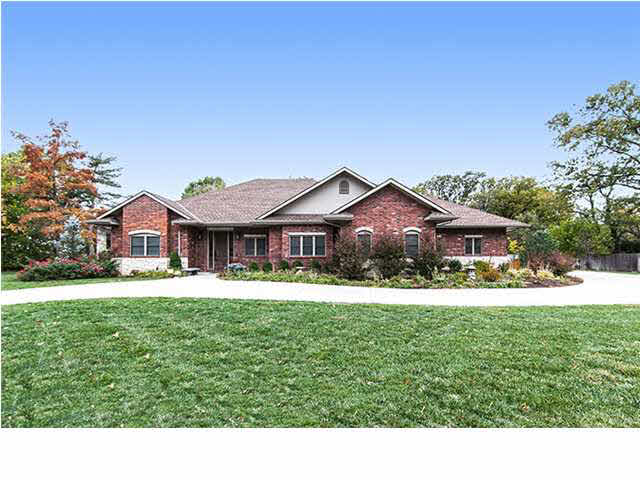 25 Willowbrook St, Eastborough, KS 67207