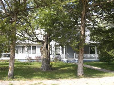 109 Edwards, Lewis, KS 67552