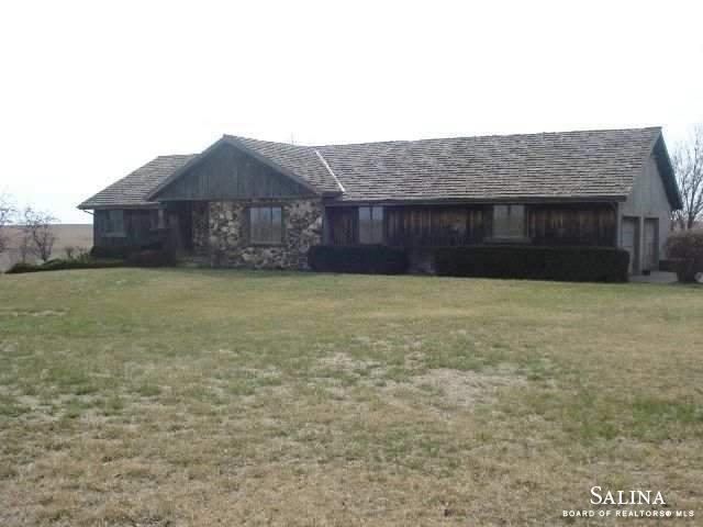 5149 N Simpson Rd, New Cambria, KS 67470
