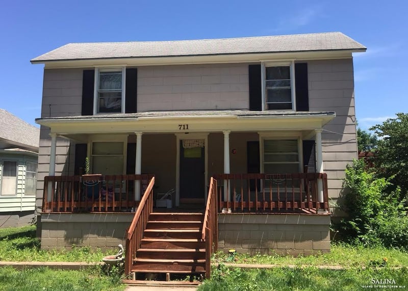 711 Hawkes St, Gypsum, KS 67448