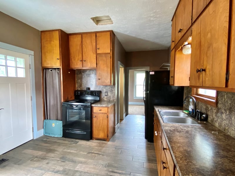 724 Spring St, Gypsum, KS 67448