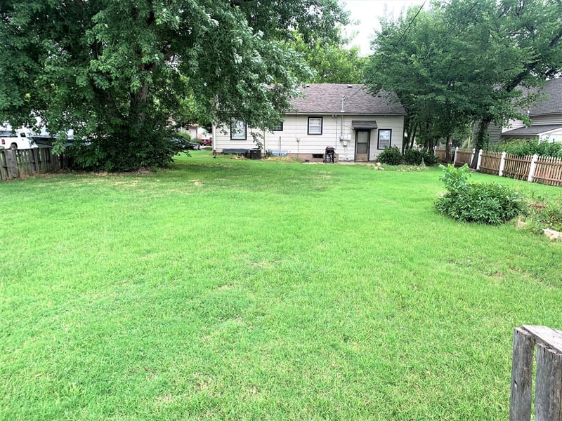 314 N Pine St, Inman, KS 67546