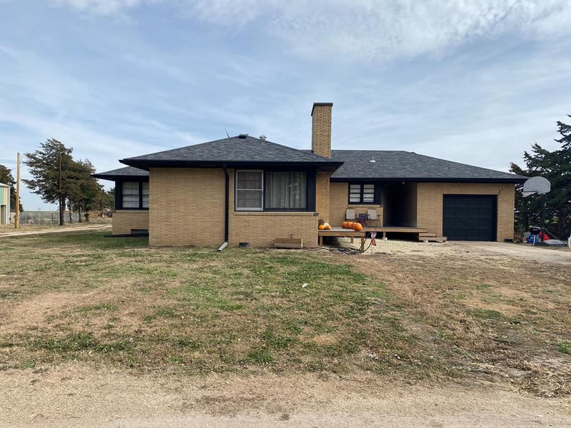 1825 Avenue G, Lyons, KS 67554