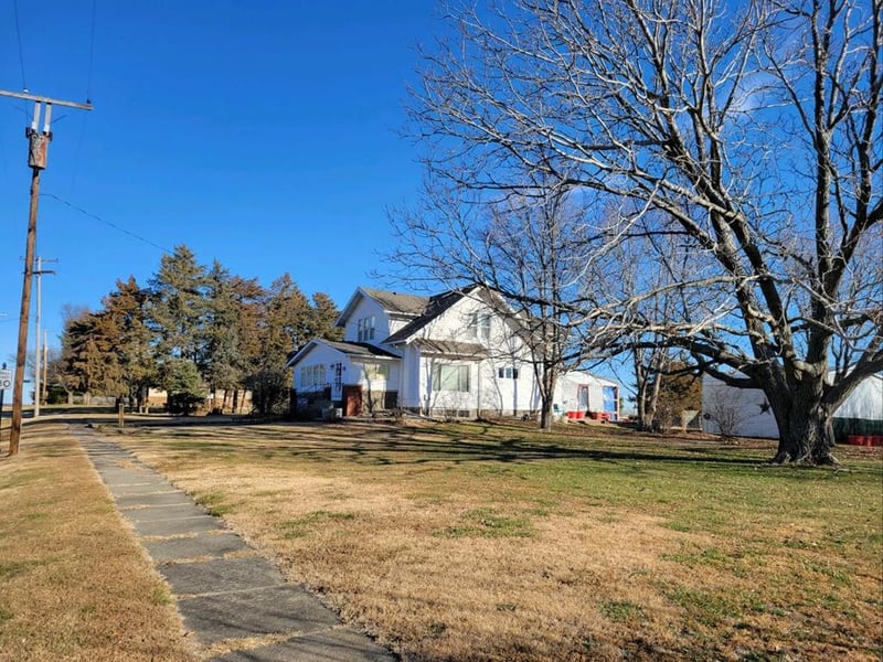 519 W 4th, Miltonvale, KS 67466