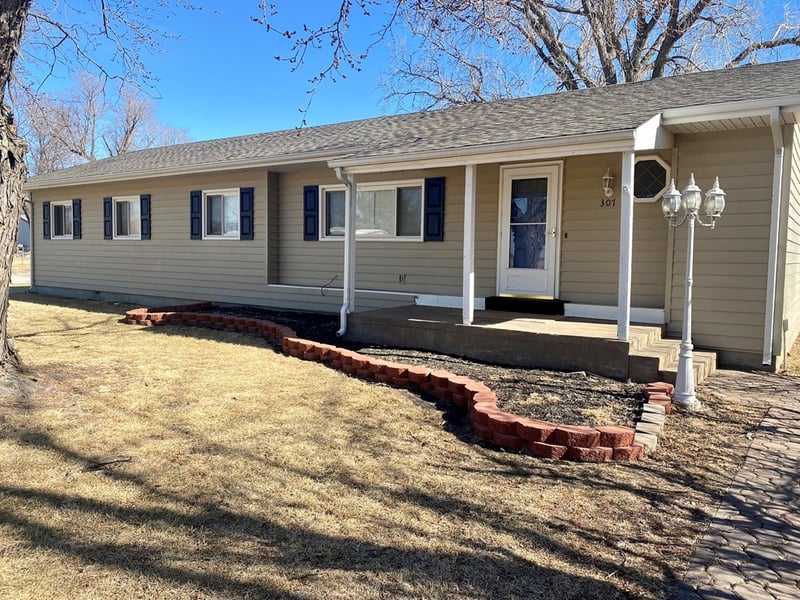 307 N Frank, Holyrood, KS 67450