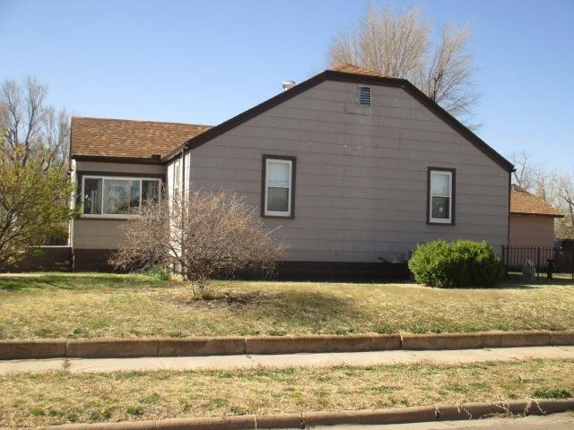 402 Briggs Ave, Kinsley, KS 67547