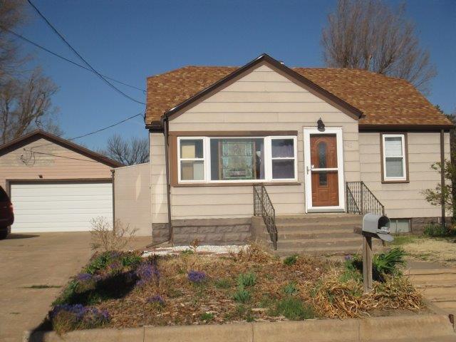 402 Briggs Ave, Kinsley, KS 67547