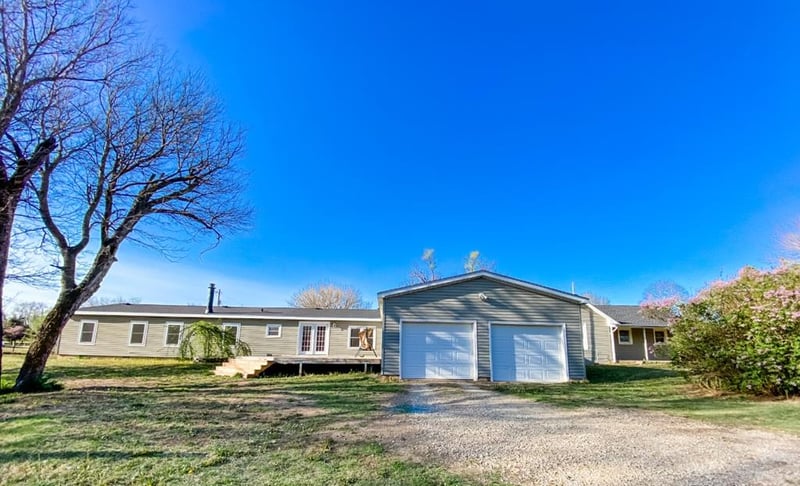 210 W 4th St, Brookville, KS 67425