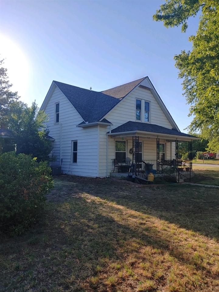 612 N Wichita Ave, Haviland, KS 67059