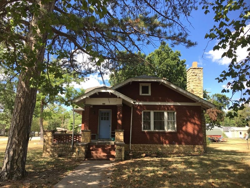 200 N Kennedy Ave, Ellinwood, KS 67526
