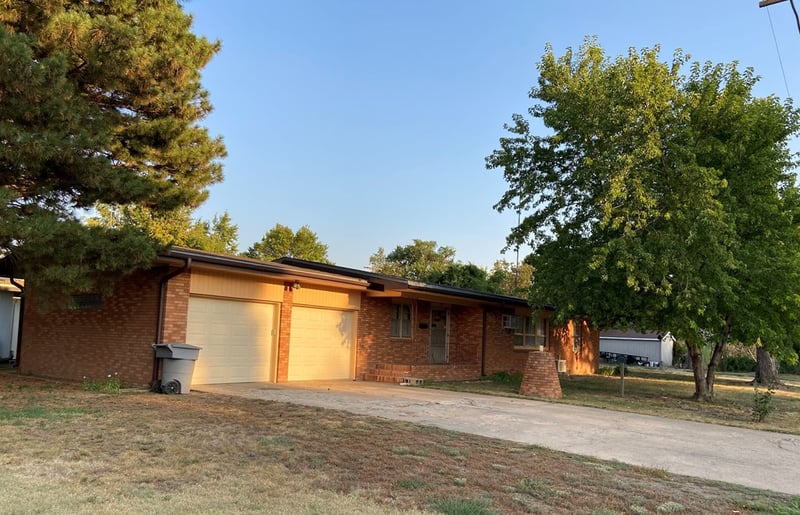 511 N Kennedy Ave, Ellinwood, KS 67526