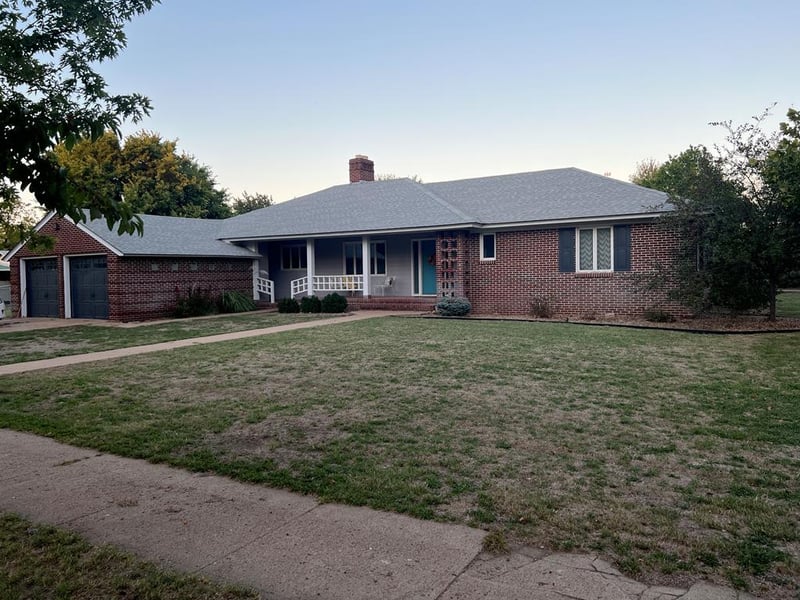 402 N Union St, Stafford, KS 67578