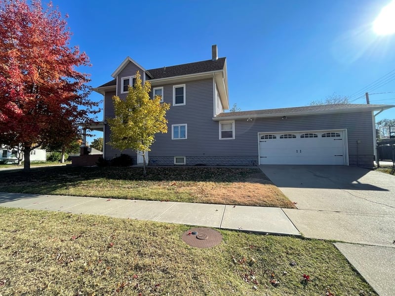 318 N West St, St John, KS 67576