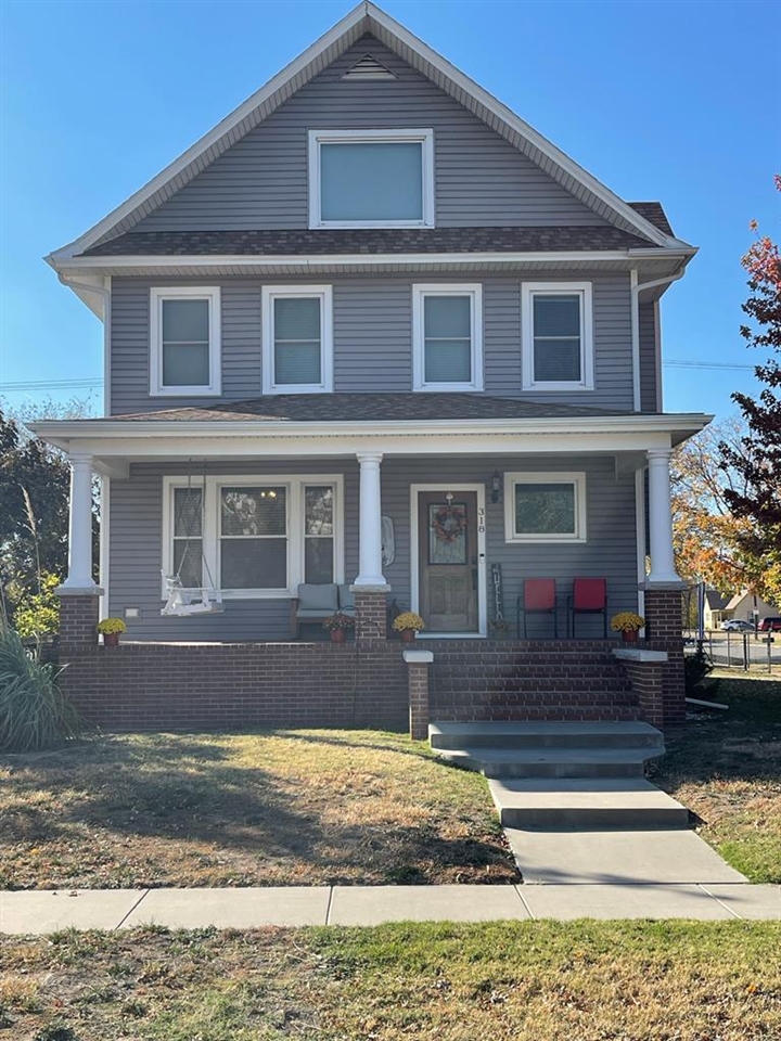 318 N West St, St John, KS 67576