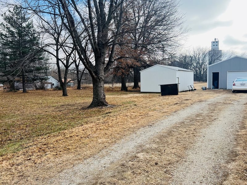 107 E Ash Ave, Miltonvale, KS 67466
