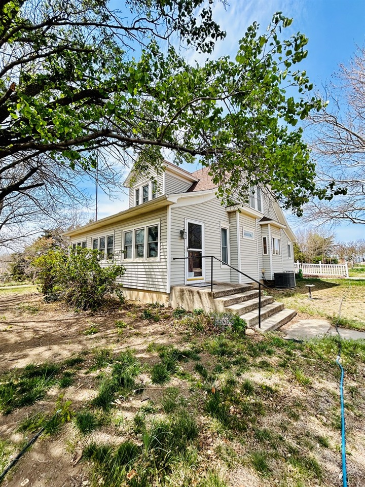 400 W Old Hwy 18, Sylvan Grove, KS 67481