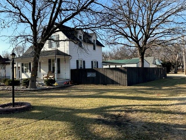 310 N Kennedy Ave, Ellinwood, KS 67526