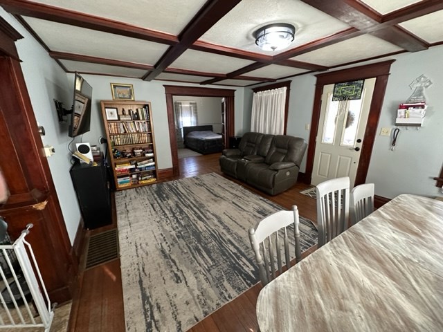 310 N Kennedy Ave, Ellinwood, KS 67526