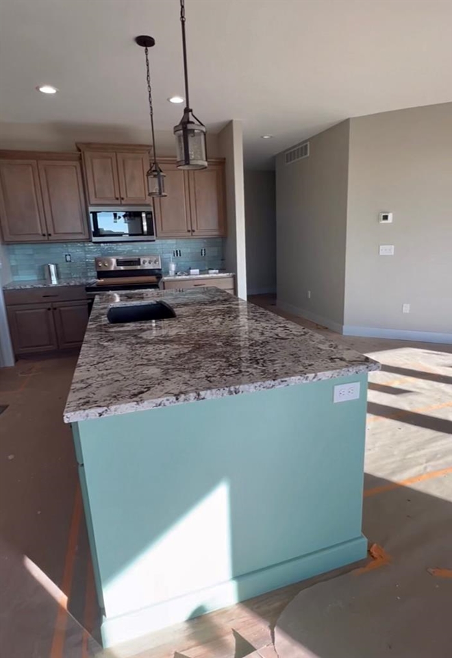 463 E 2nd St, Assaria, KS 67416