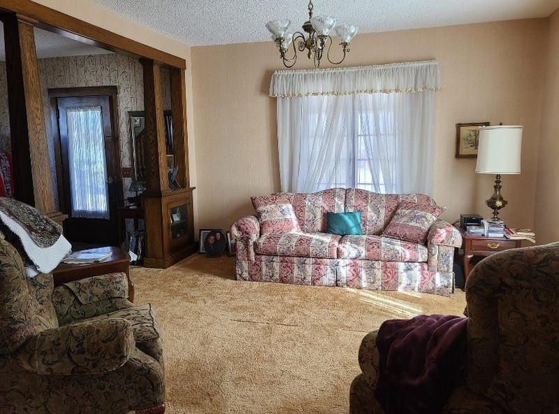 112 S Broadway, St John, KS 67576