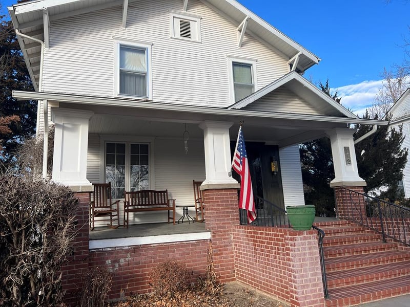 112 S Broadway, St John, KS 67576