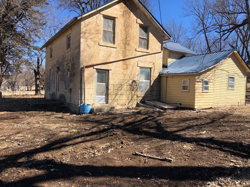 6683 6683 N Red Rd, Junction City, KS 66441