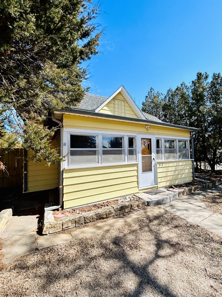312 N Ohio Ave, Sylvan Grove, KS 67481