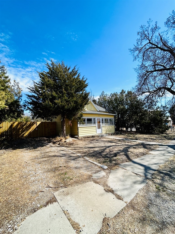 312 N Ohio Ave, Sylvan Grove, KS 67481