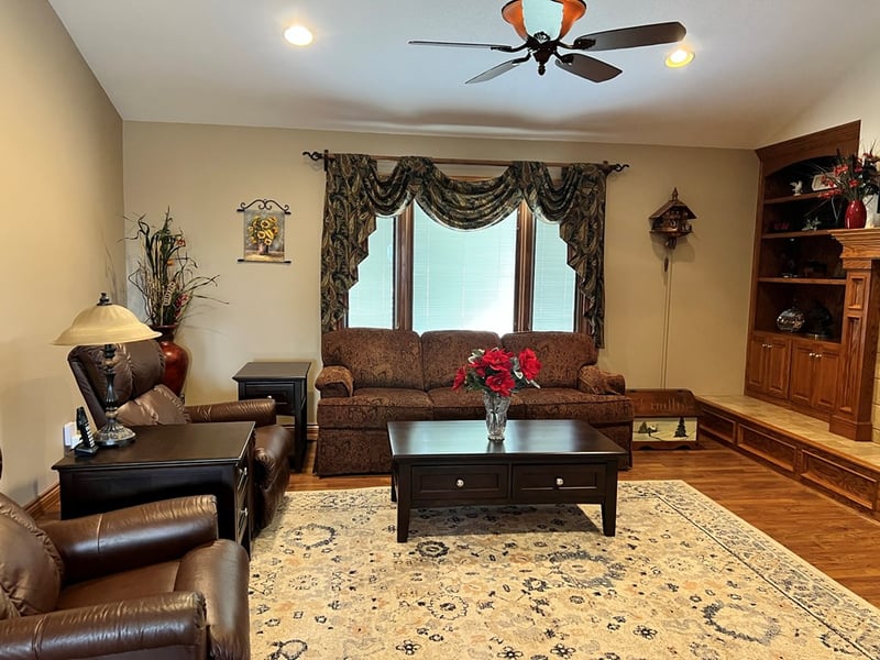 331 College View Dr, Great Bend, KS 67530