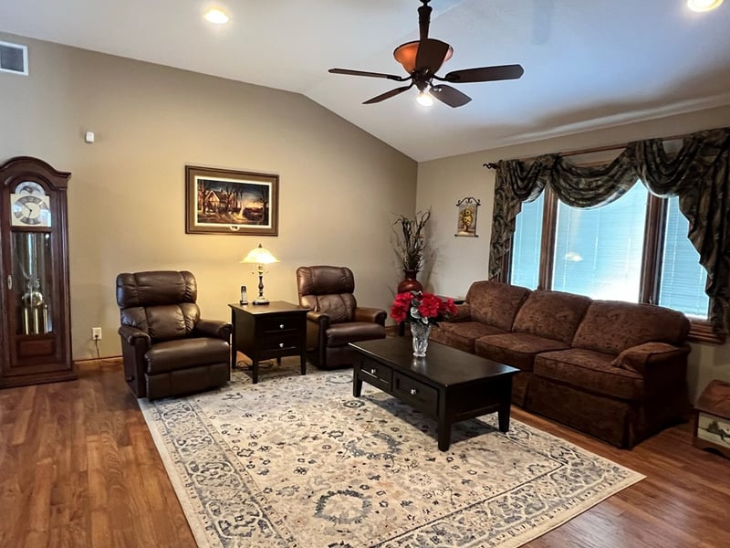 331 College View Dr, Great Bend, KS 67530