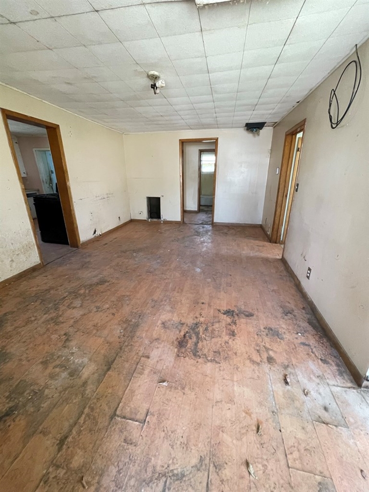 103 N Broadway, St John, KS 67576