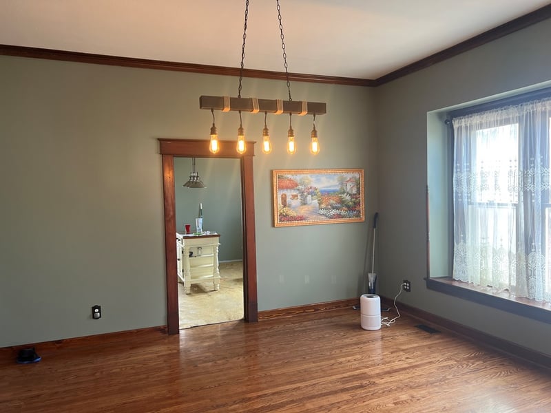 422 N Main St, Hoisington, KS 67544