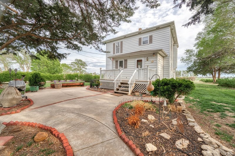 7293 E Mariposa Rd, New Cambria, KS 67470