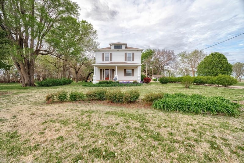 7293 E Mariposa Rd, New Cambria, KS 67470