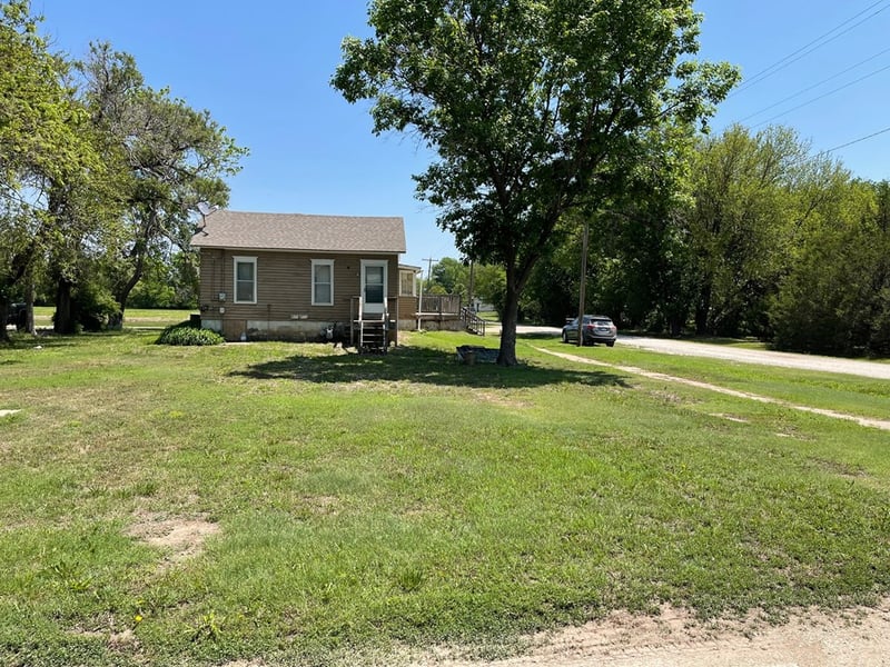 320 Adams, Gypsum, KS 67448