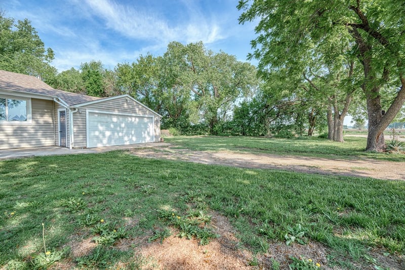107 N Ash St, New Cambria, KS 67470
