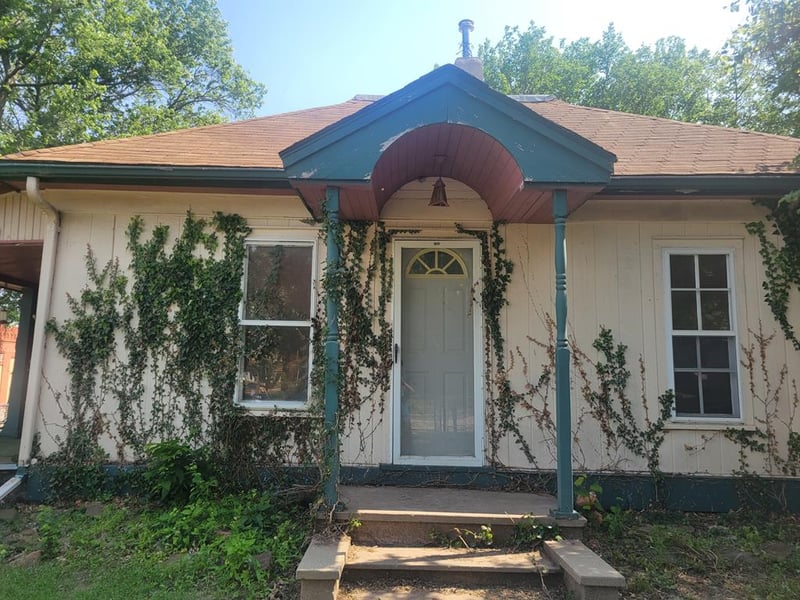 218 W 1st, Miltonvale, KS 67466