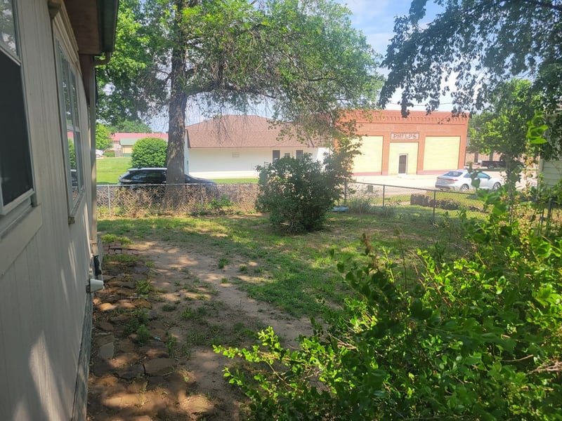 218 W 1st, Miltonvale, KS 67466