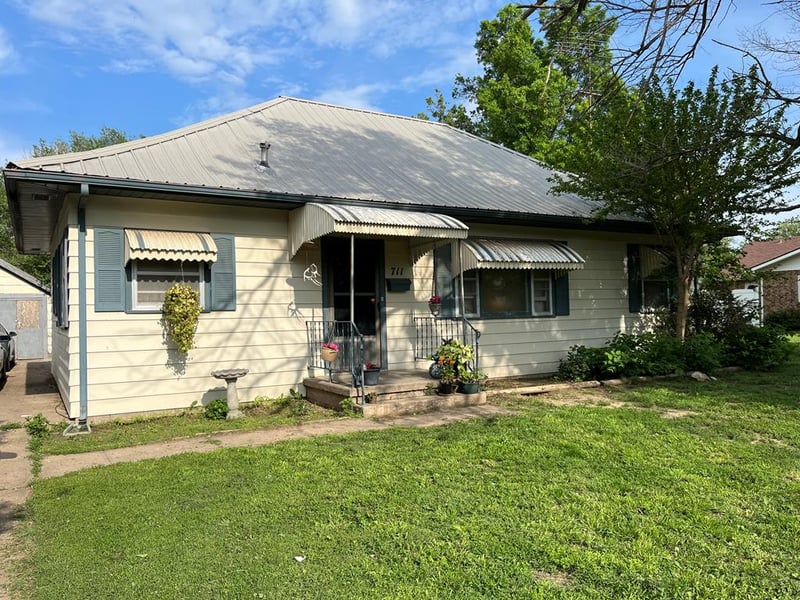 711 N Nutting, St John, KS 67576