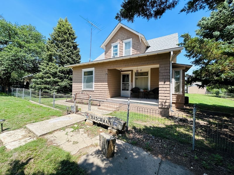 211 S Virginia Ave, Sylvan Grove, KS 67481