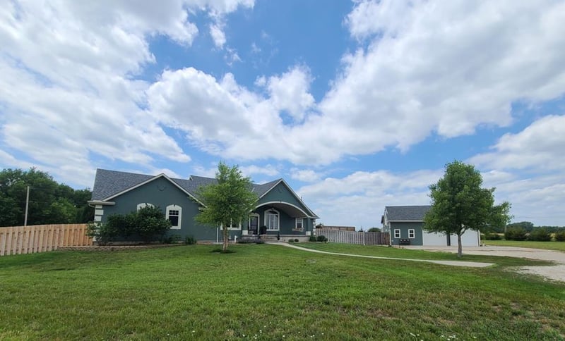 605 W 4th St, Marquette, KS 67464