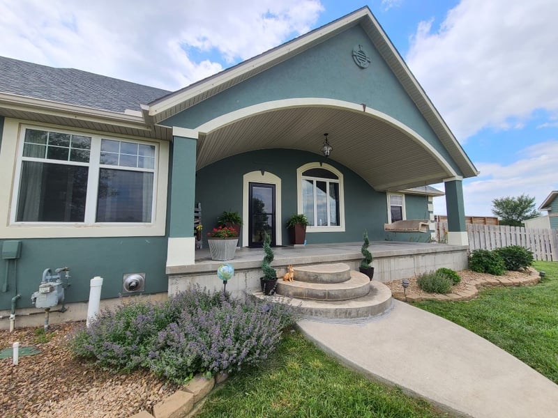 605 W 4th St, Marquette, KS 67464