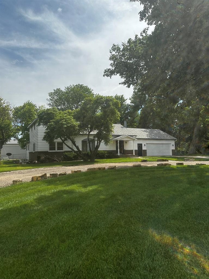 351 SE 20 Rd, Great Bend, KS 67530