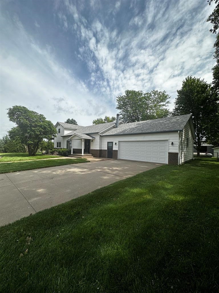 351 SE 20 Rd, Great Bend, KS 67530