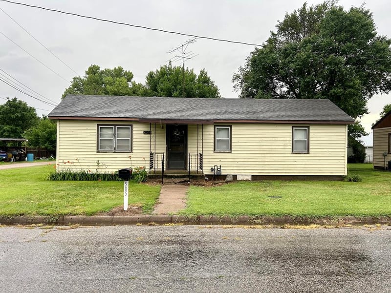 505 W Concord, Holyrood, KS 67450