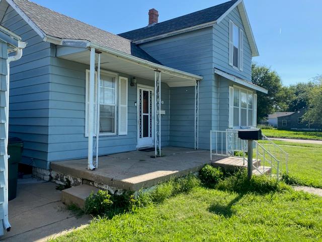 420 E 3rd, Hoisington, KS 67544