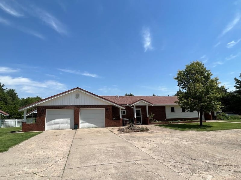 150 Ne 20 Rd, Great Bend, KS 67530