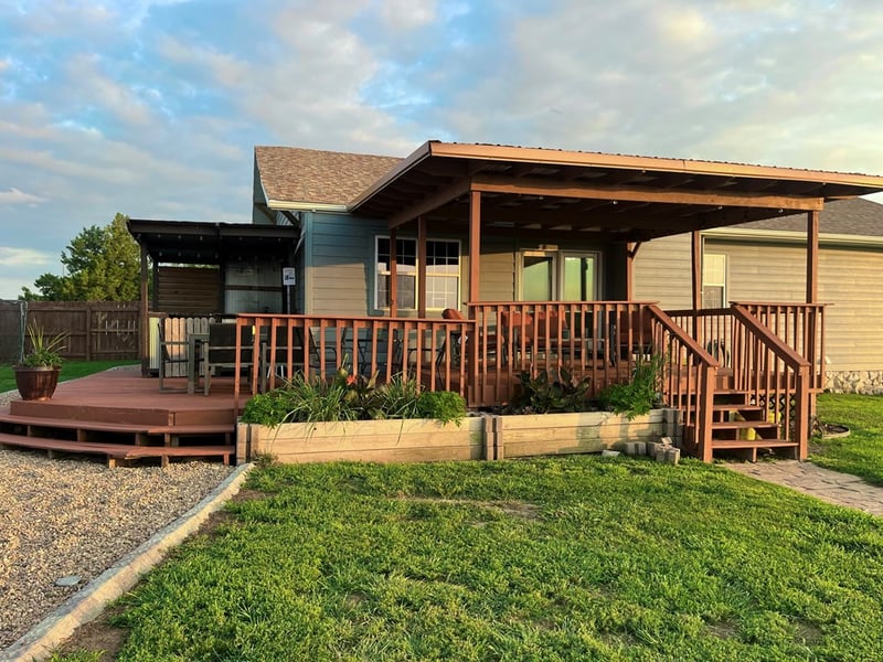 142 NE Santa Fe Trl, Great Bend, KS 67530