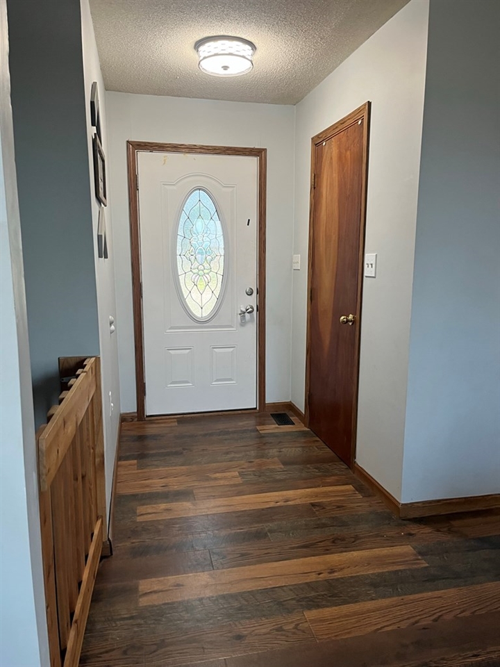142 NE Santa Fe Trl, Great Bend, KS 67530